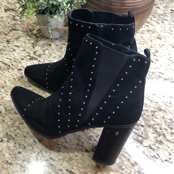 Kensie Suede Leather Silver Studded Almond Toe Black Slip-on Ankle Boots 9.5 - Picture 2 of 10